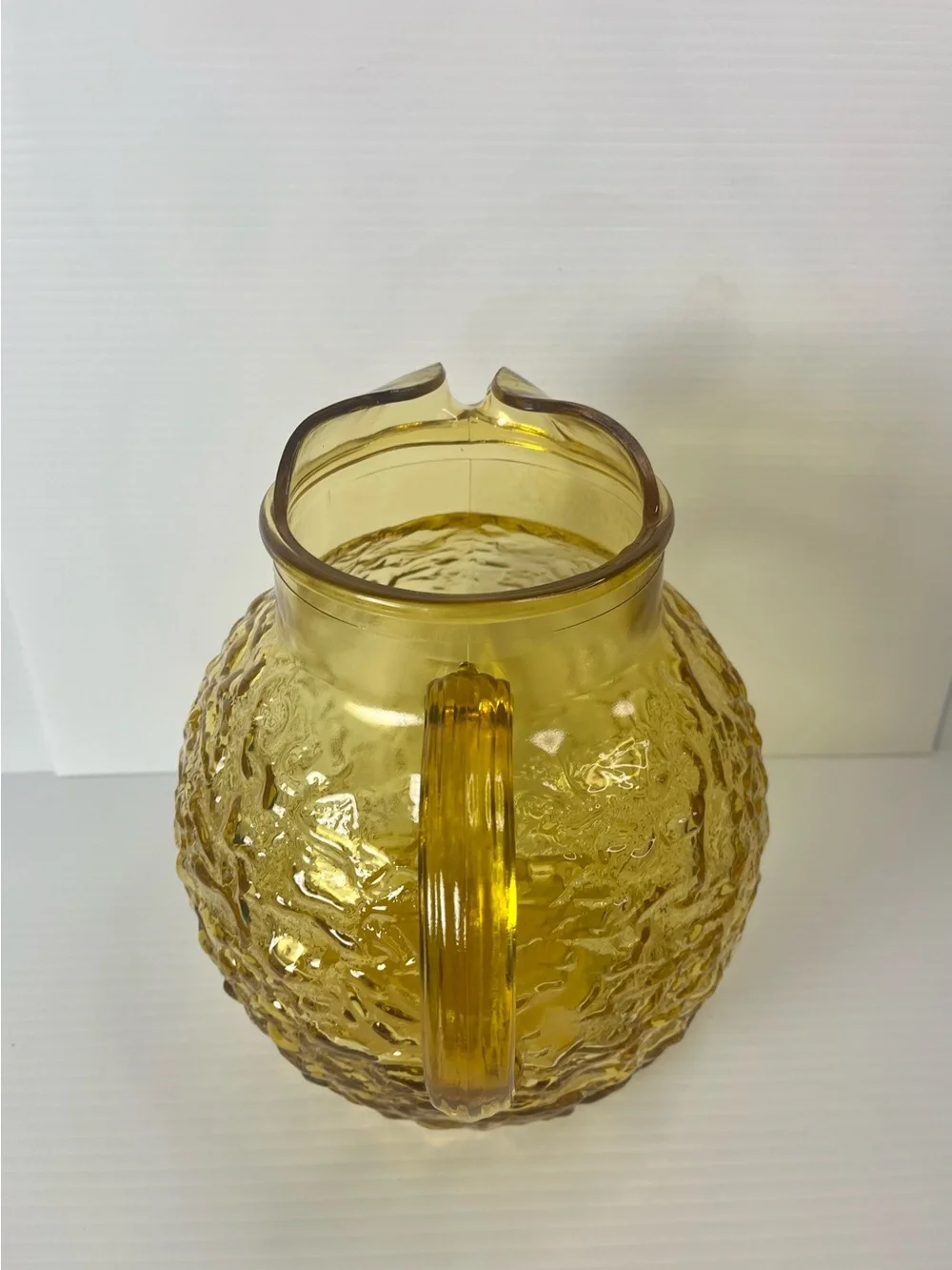 Vintage 1960's Anchor Hocking Glass Honey Gold Lido Milano 96-ounce Pitcher